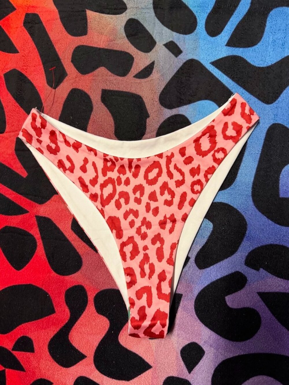 SHEIN RED AND PINK LEOPARD ANIMAL PRINT BIKINI BOTTOMS MEDIUM